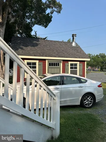 a view of a room with an empty space