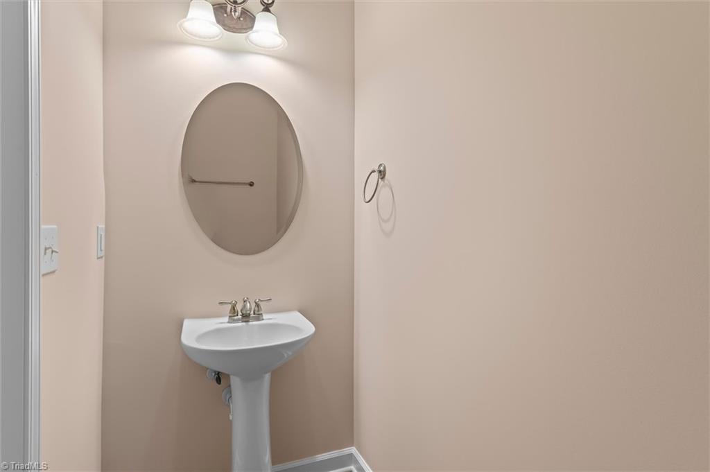 2472 Birch View Drive High Point, NC 27265 - Photo 23 of 36