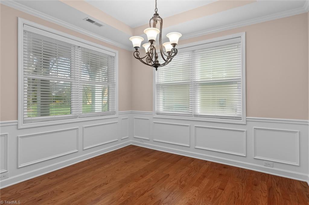 2472 Birch View Drive High Point, NC 27265 - Photo 5 of 36