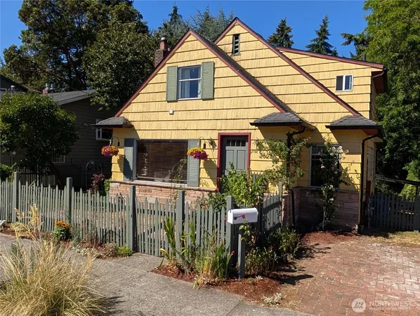 $965,000 | 2623 39th Avenue Southwest, Seattle, WA 98116