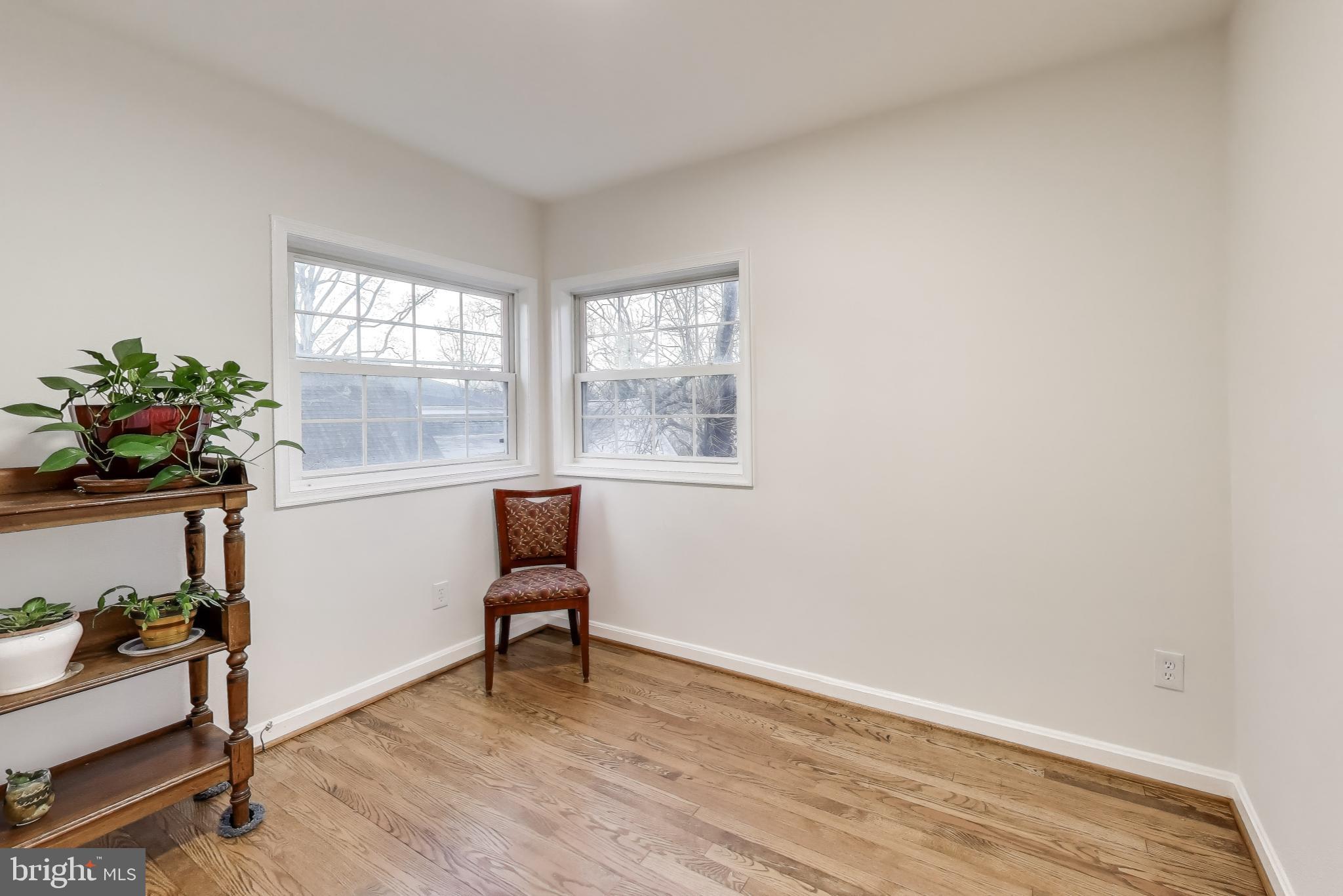 11209 Midvale Road Kensington, MD 20895 - Photo 12 of 37 Bedroom 2 - main level (possible office)
