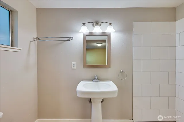 $3,000 | 5492 Northeast Laura Court, Poulsbo, WA 98370