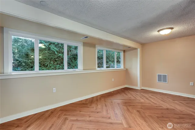 $3,000 | 5492 Northeast Laura Court, Poulsbo, WA 98370