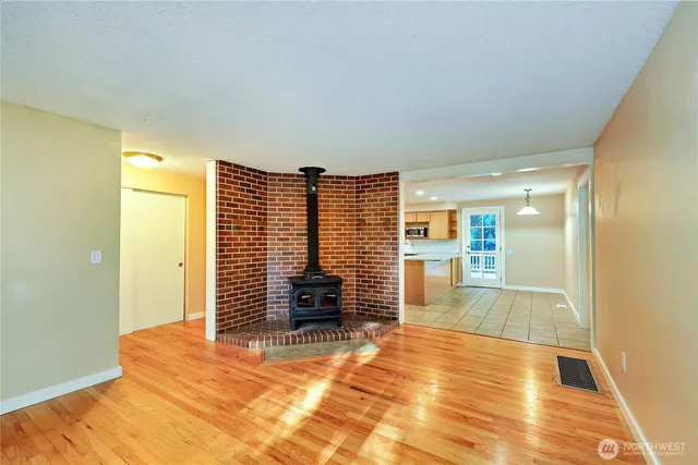 $3,000 | 5492 Northeast Laura Court, Poulsbo, WA 98370