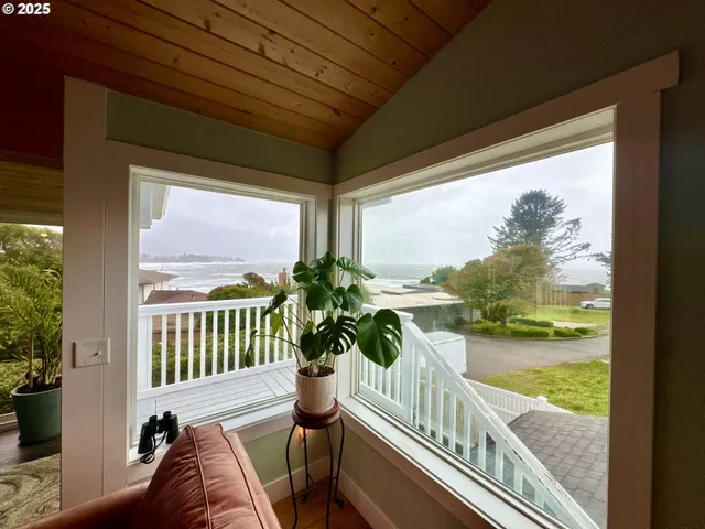 $699,000 | 20 Seascape Court, Brookings, OR 97415