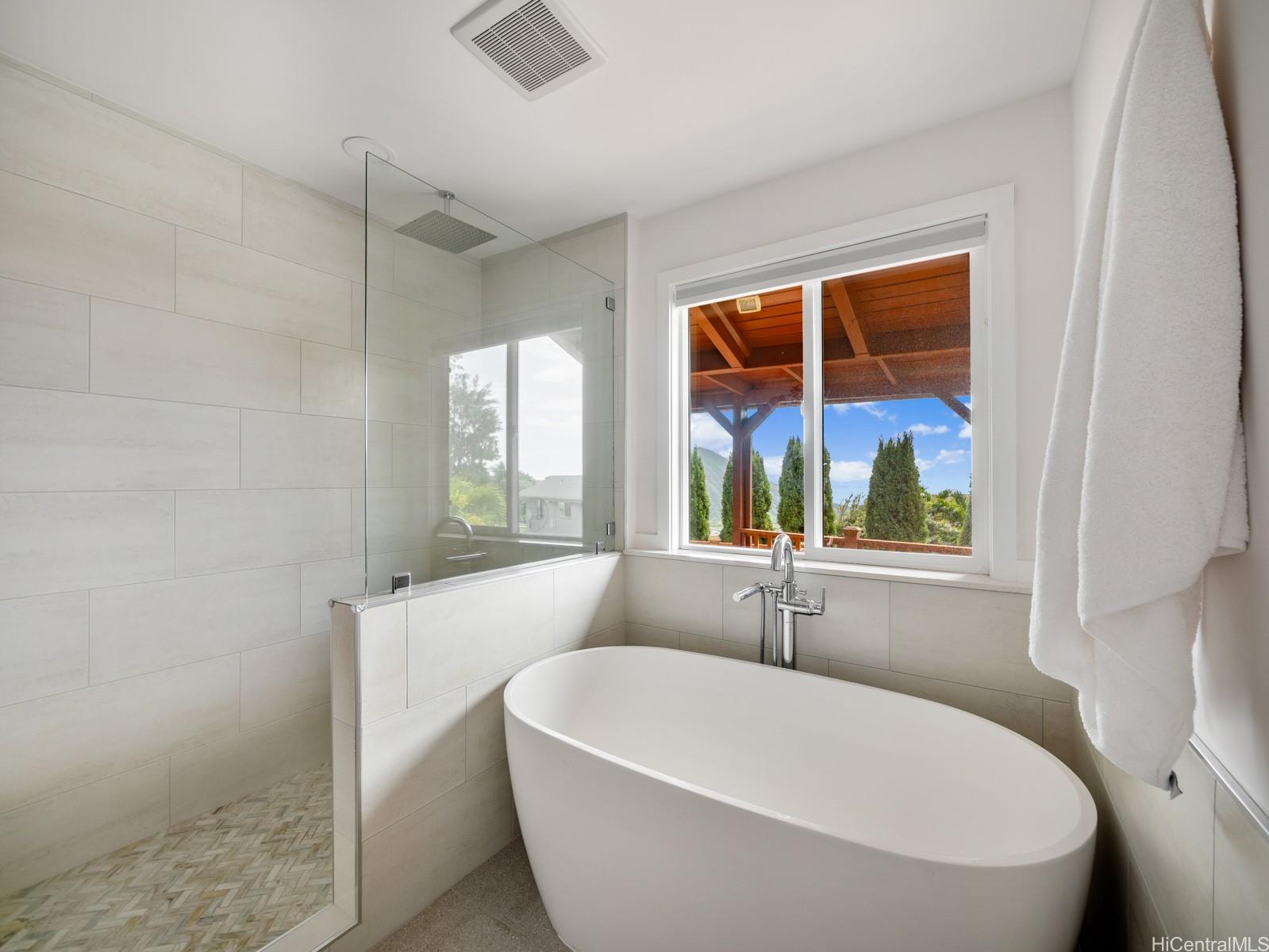 1105 Kaluanui Road Honolulu, HI 96825 - Photo 11 of 25