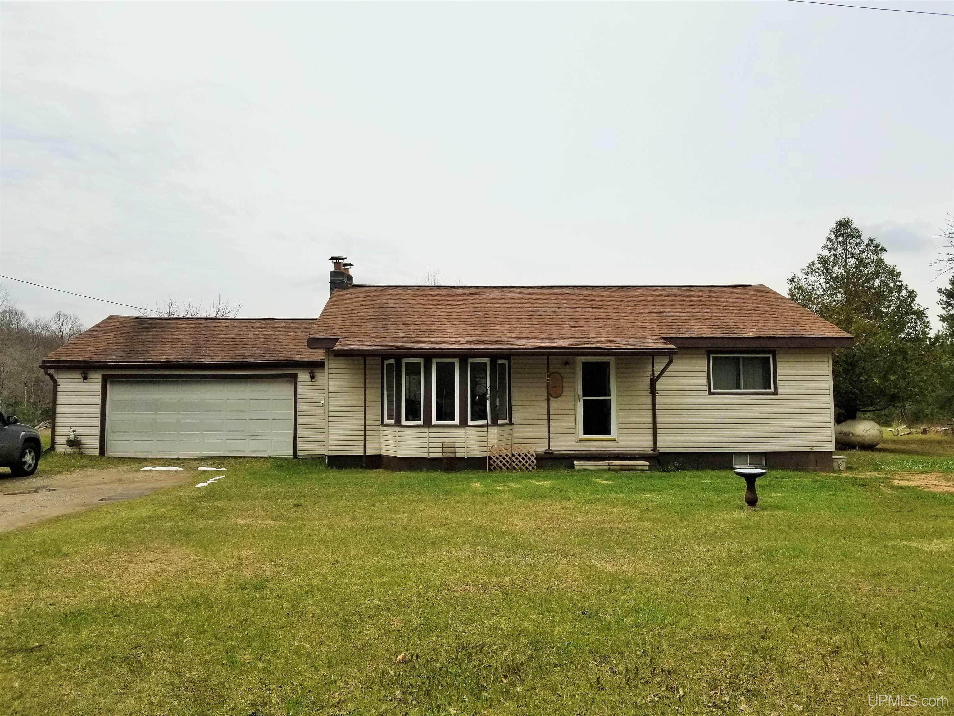 5015 Southside Road Manistique, MI 49854 - Photo 4 of 29 Gallery Image 4