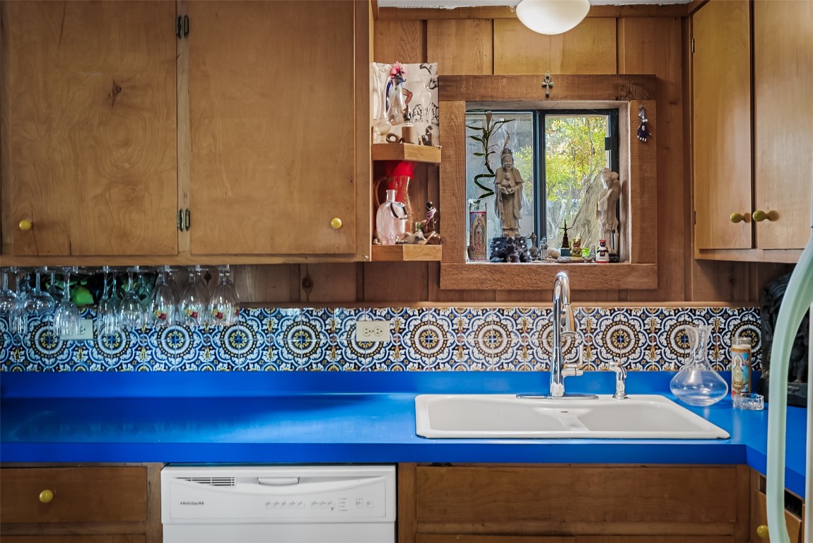 16020 Pool Canyon Road Austin, TX 78734 - Photo 7 of 18 a view of utility room