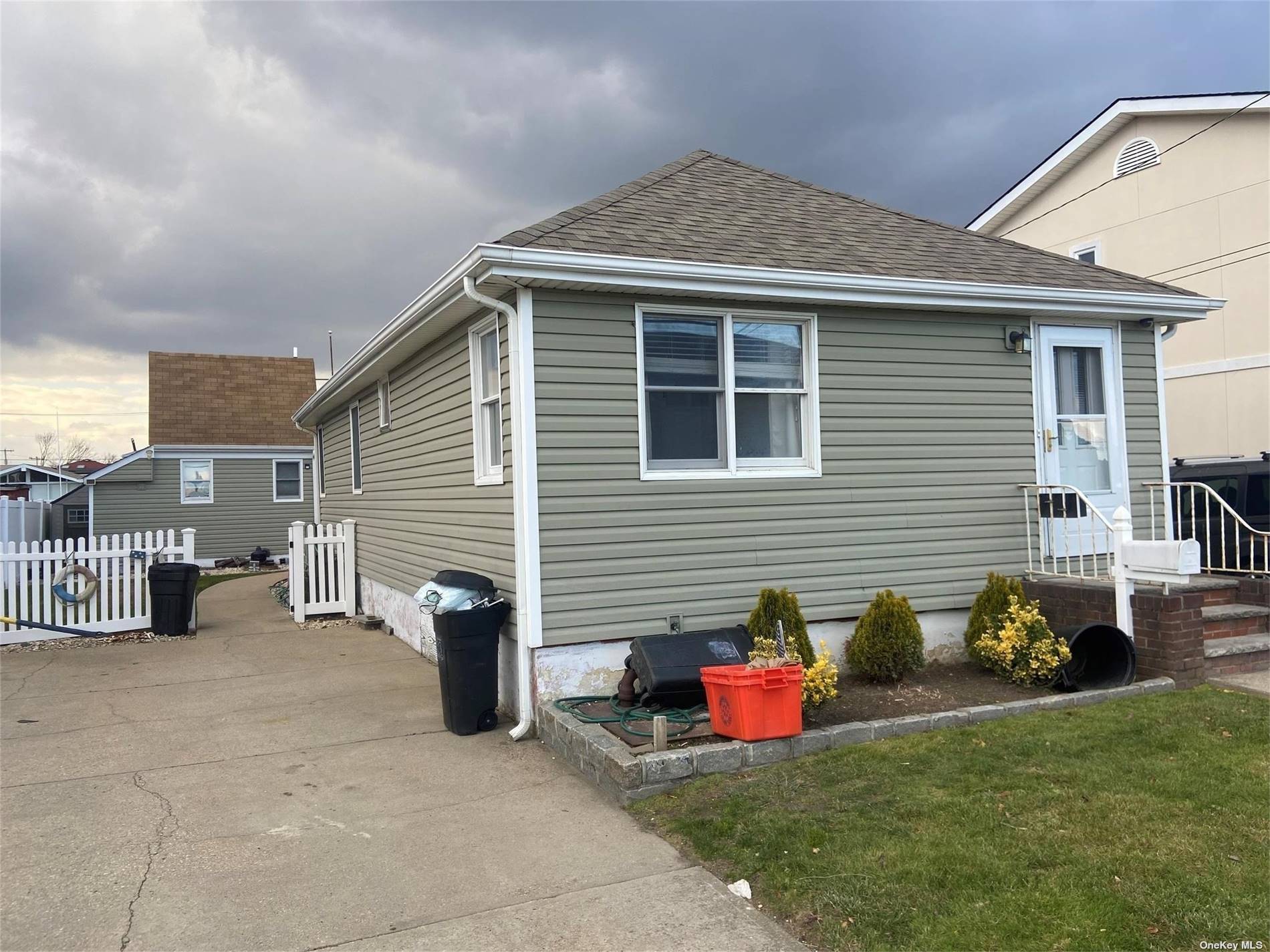 96 Suffolk Road Island Park, NY 11558 - Photo 1 of 1 Gallery Image 1