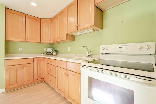 $459,000 | 440 South Street, Plainville, MA 02762