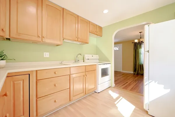 $459,000 | 440 South Street, Plainville, MA 02762