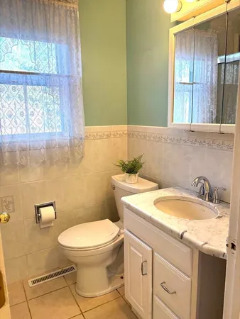 $459,000 | 440 South Street, Plainville, MA 02762