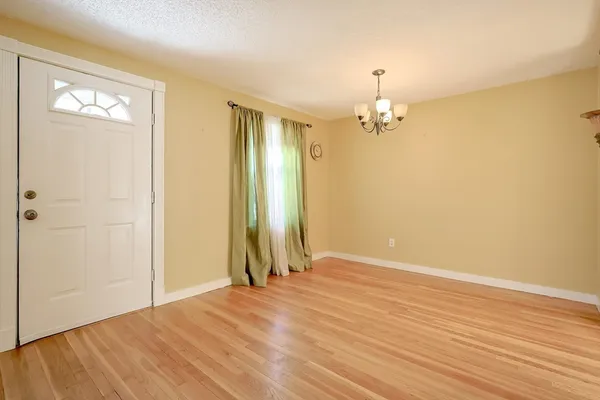 $459,000 | 440 South Street, Plainville, MA 02762