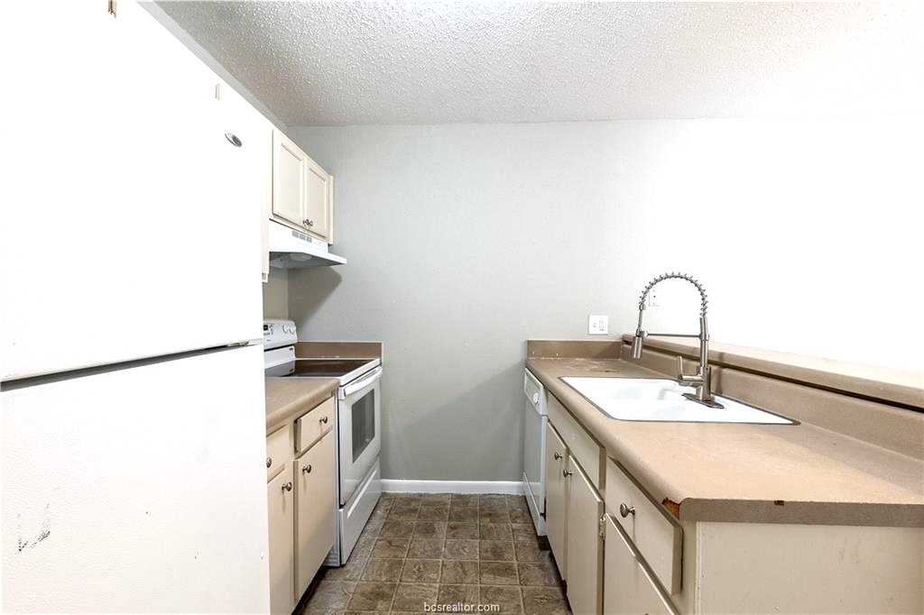 2000 Kazmeier, Unit 42 Bryan, TX 77802 - Photo 11 of 14 Gallery Image 11