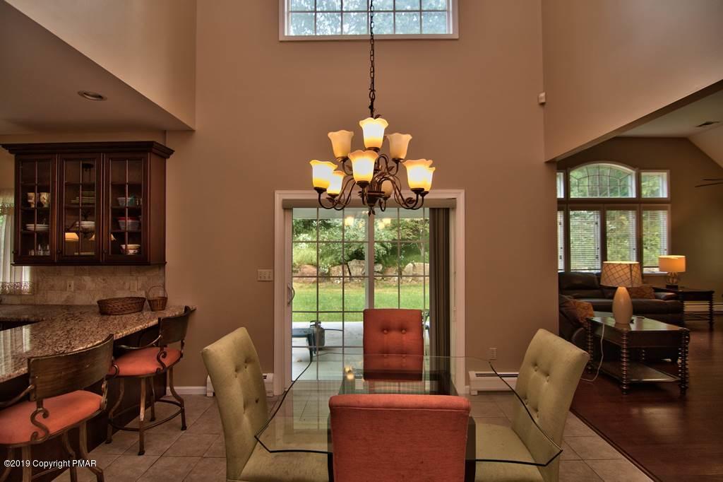 2169 Fox Run Road Stroudsburg, PA 18360 - Photo 20 of 66 a dining room with furniture and window