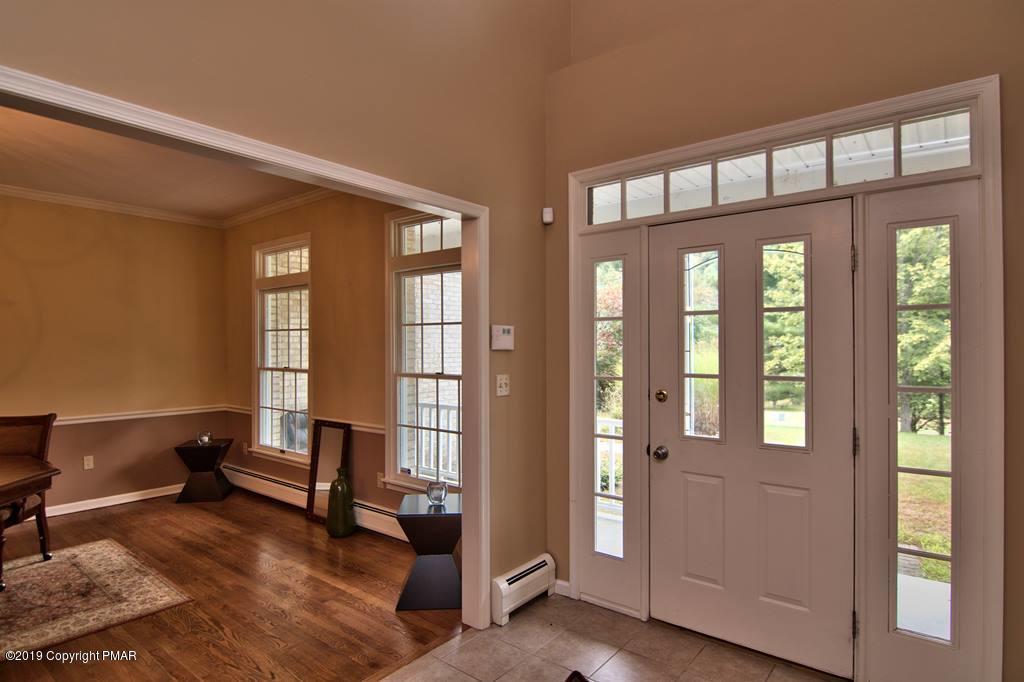 2169 Fox Run Road Stroudsburg, PA 18360 - Photo 4 of 66 Entry Way