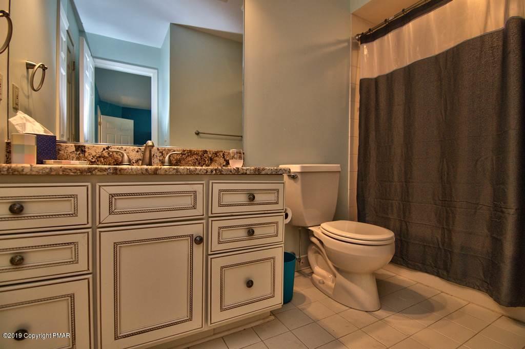2169 Fox Run Road Stroudsburg, PA 18360 - Photo 50 of 66 Bathroom 3