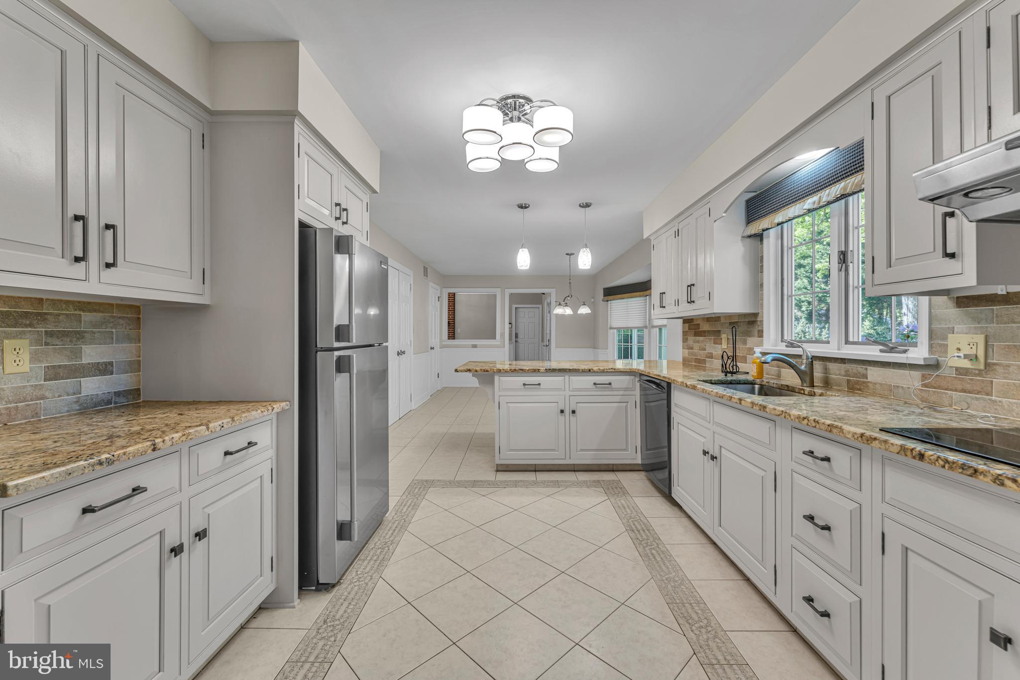 1192 Riviera Boulevard Vineland, NJ 08361 - Photo 12 of 66
