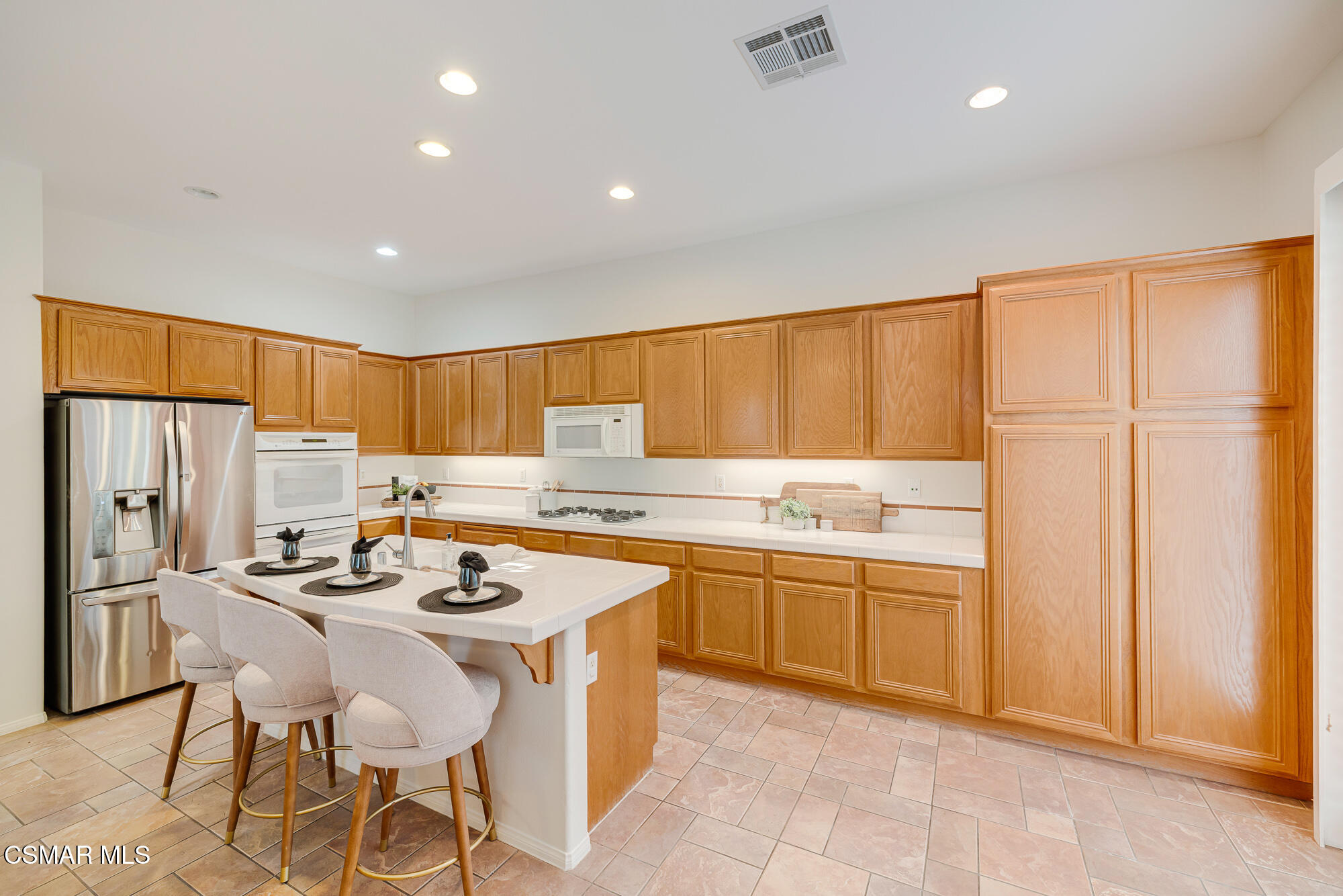 14459 Laurel Lane Moorpark, CA 93021 - Photo 12 of 36 14459 Laurel Ln, Moorpark-Vince Dingman