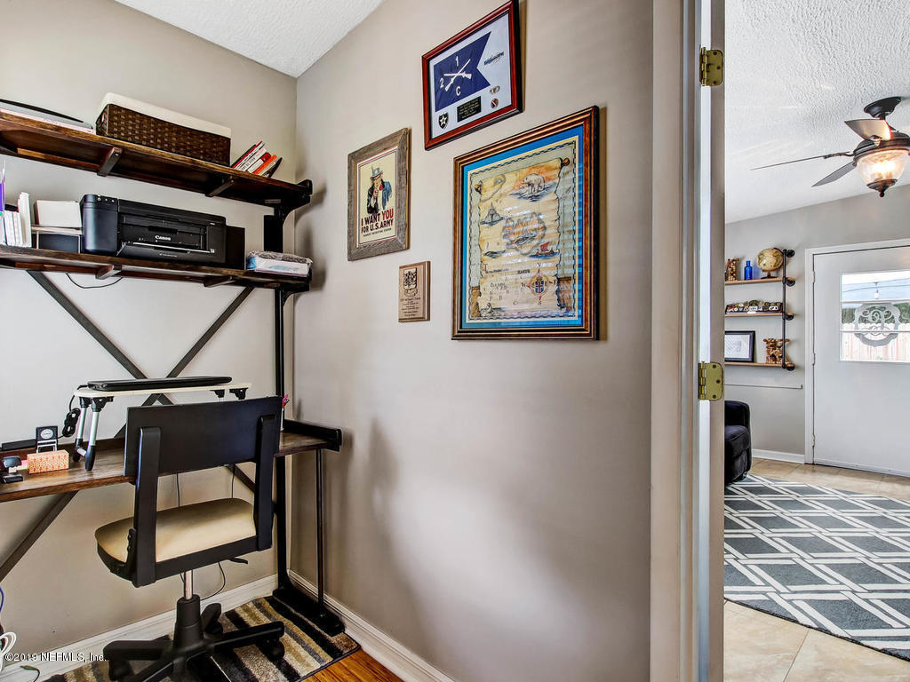 4061 Dover Road Jacksonville, FL 32207 - Photo 23 of 40 a view of a workspace with furniture
