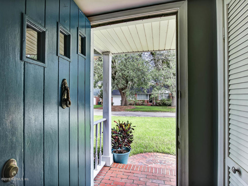 4061 Dover Road Jacksonville, FL 32207 - Photo 3 of 40