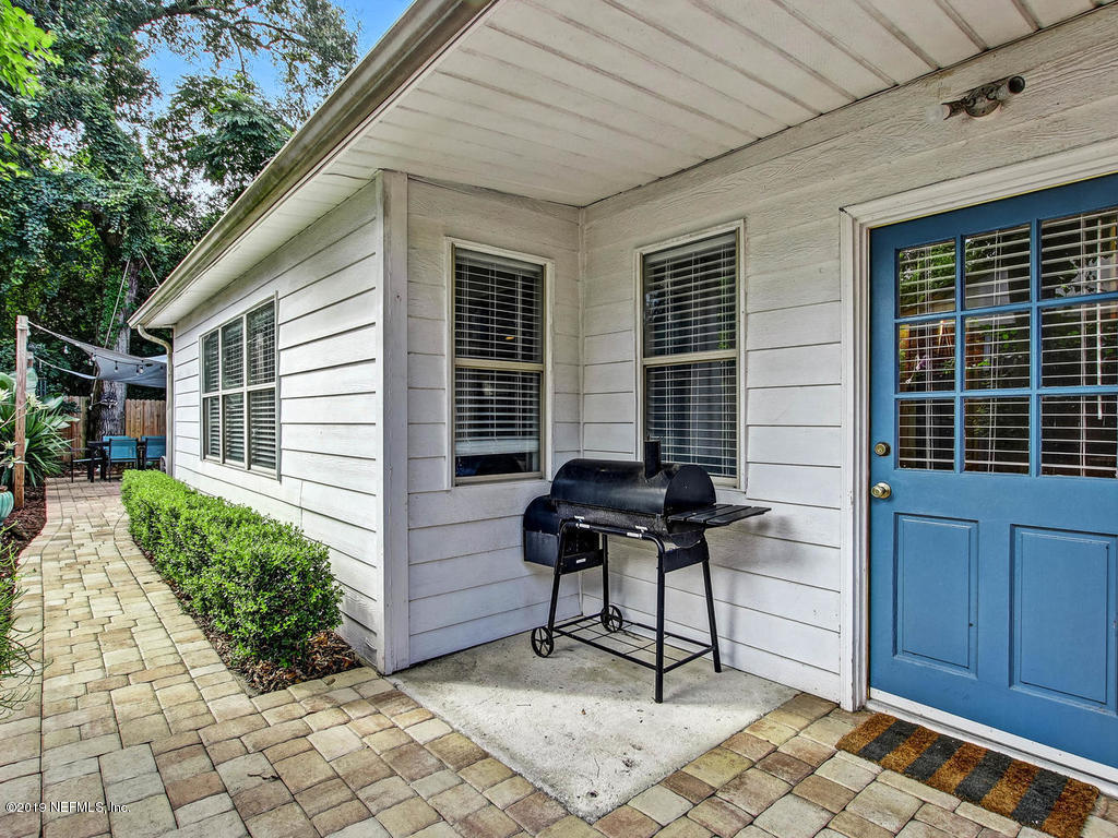 4061 Dover Road Jacksonville, FL 32207 - Photo 36 of 40 a view of house with backyard and sitting area