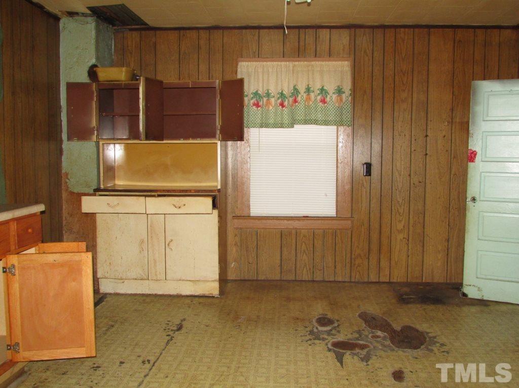 Old kitchen needs remodeling