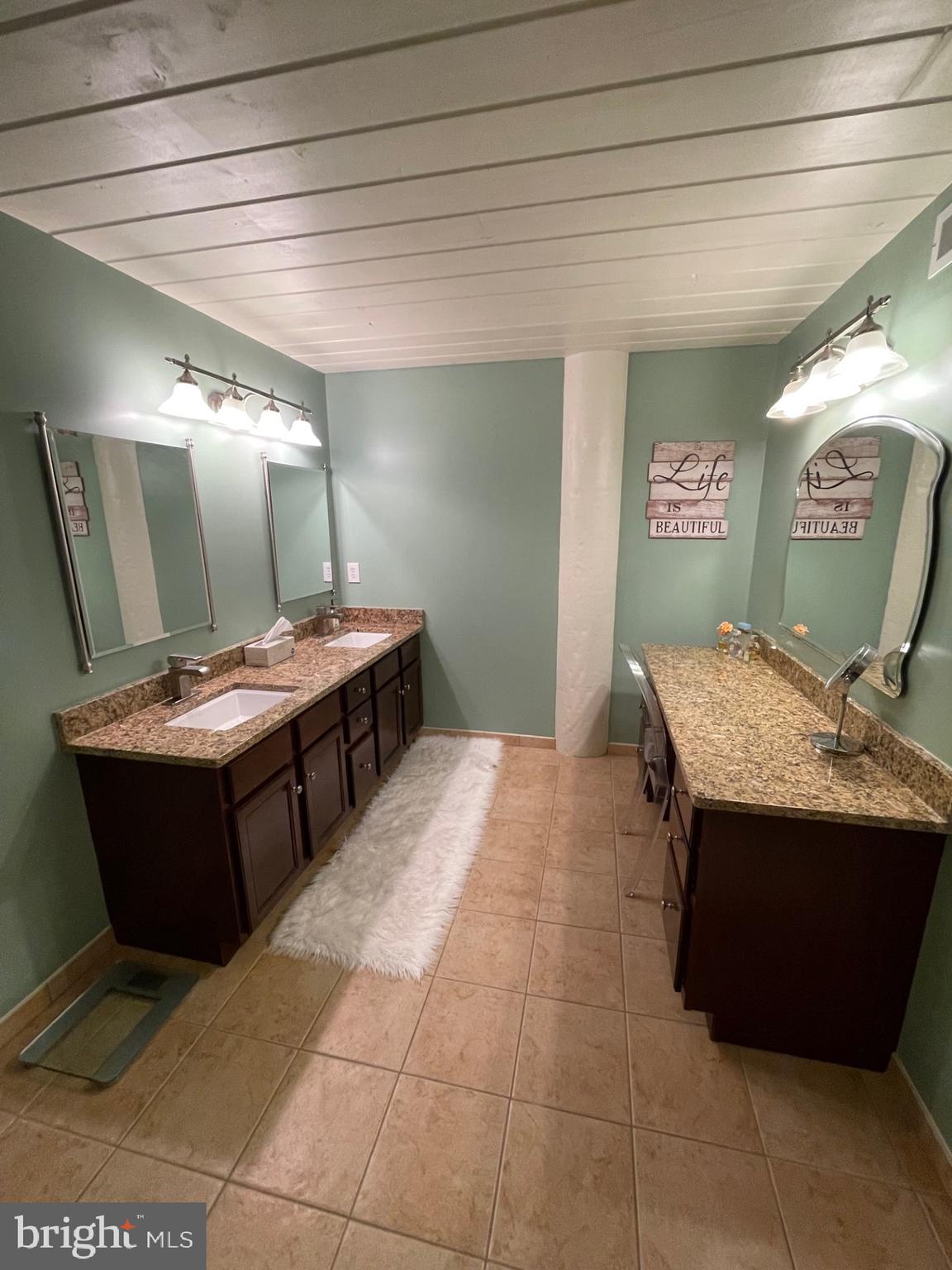 21 South Valley Forge Road, Unit 304 Lansdale, PA 19446 - Photo 23 of 47 Main Bath