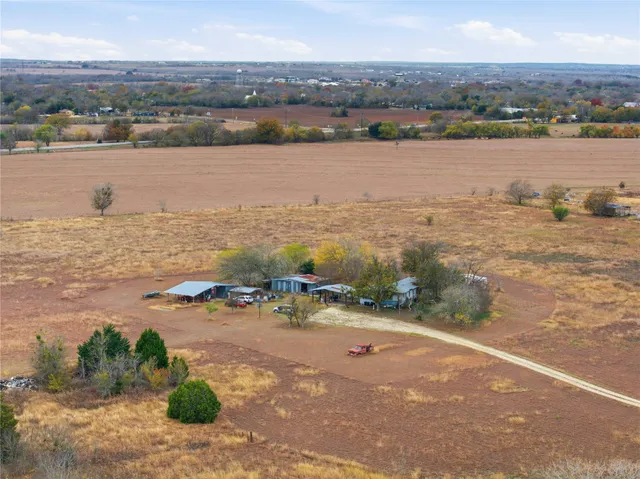 $389,999 | 498 Greenhouse Road, Martindale, TX 78655