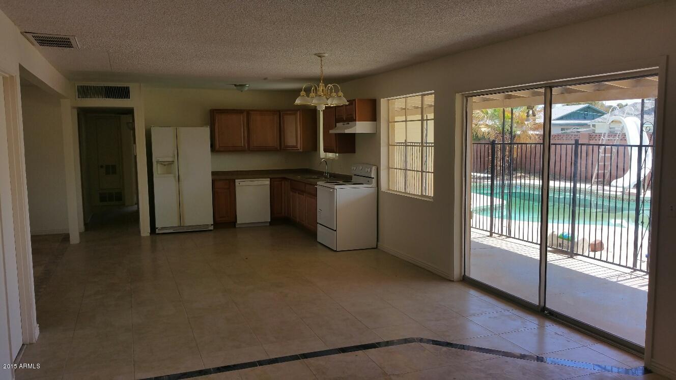 3207 West Wethersfield Road Phoenix, AZ 85029 - Photo 5 of 16 20150906_120452_resized