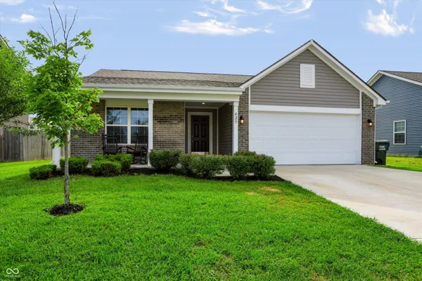 $249,900 | 425 Thunderwood Drive, Greenfield, IN 46140