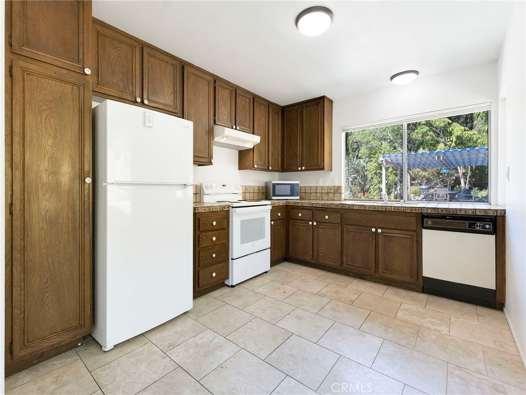 11549 Baird Avenue Porter Ranch, CA 91326 - Photo 13 of 39