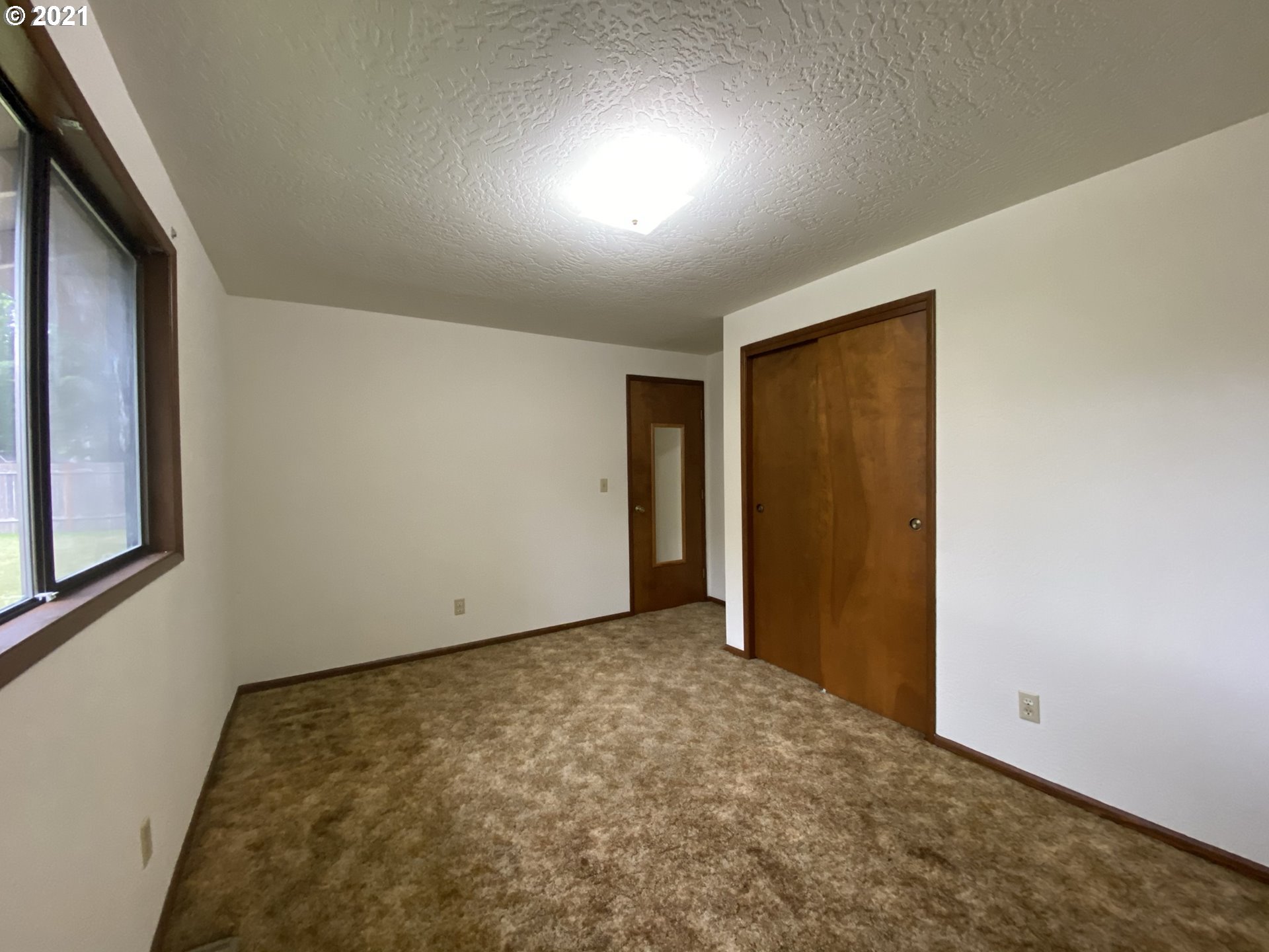 537 68th Place Springfield, OR 97478 - Photo 13 of 28