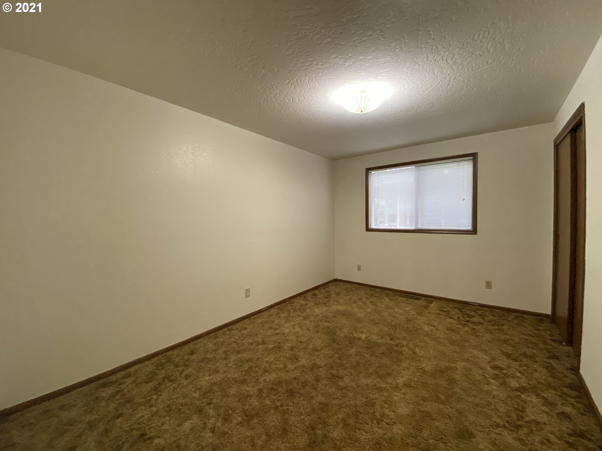 537 68th Place Springfield, OR 97478 - Photo 14 of 28