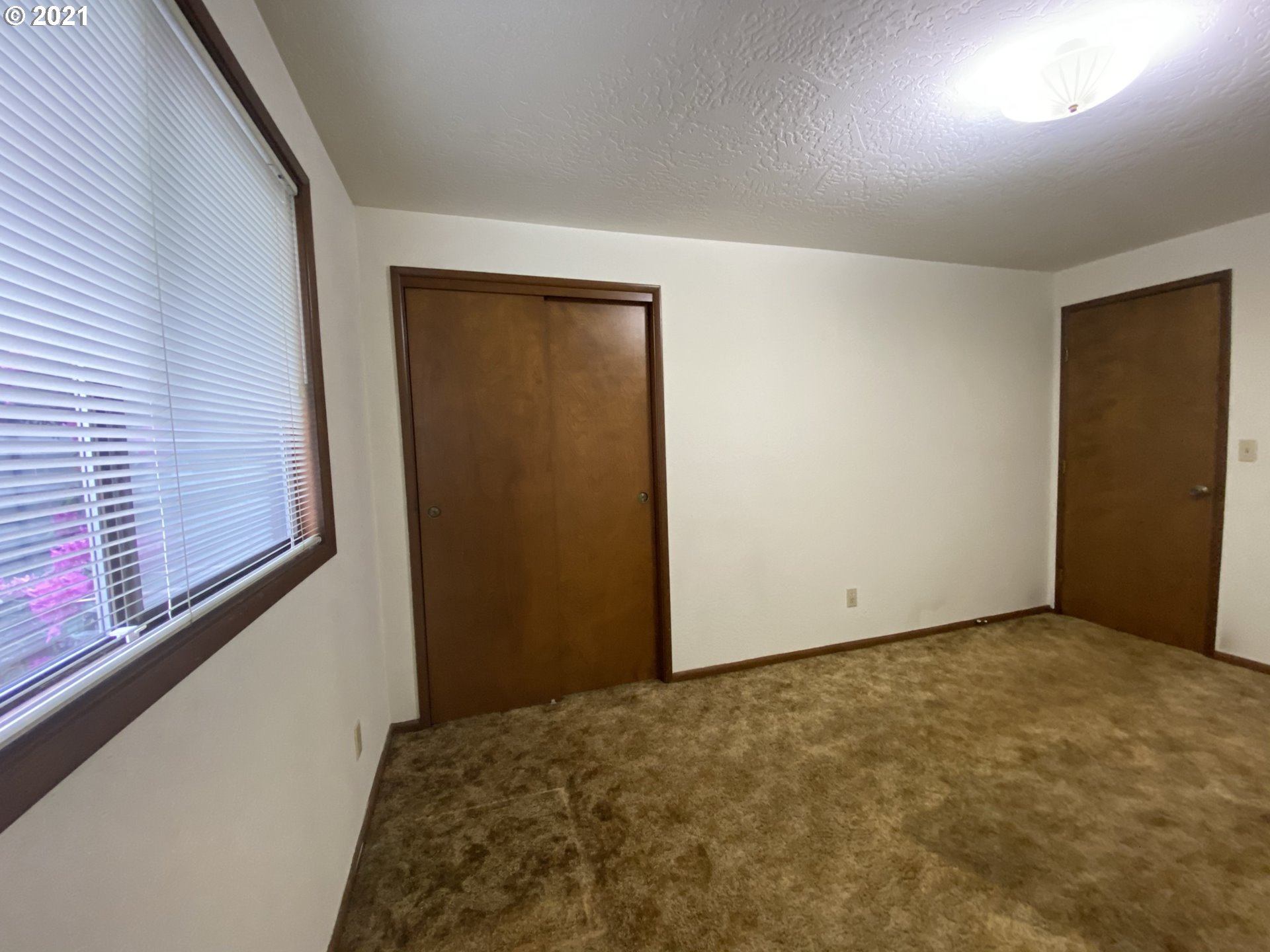 537 68th Place Springfield, OR 97478 - Photo 15 of 28
