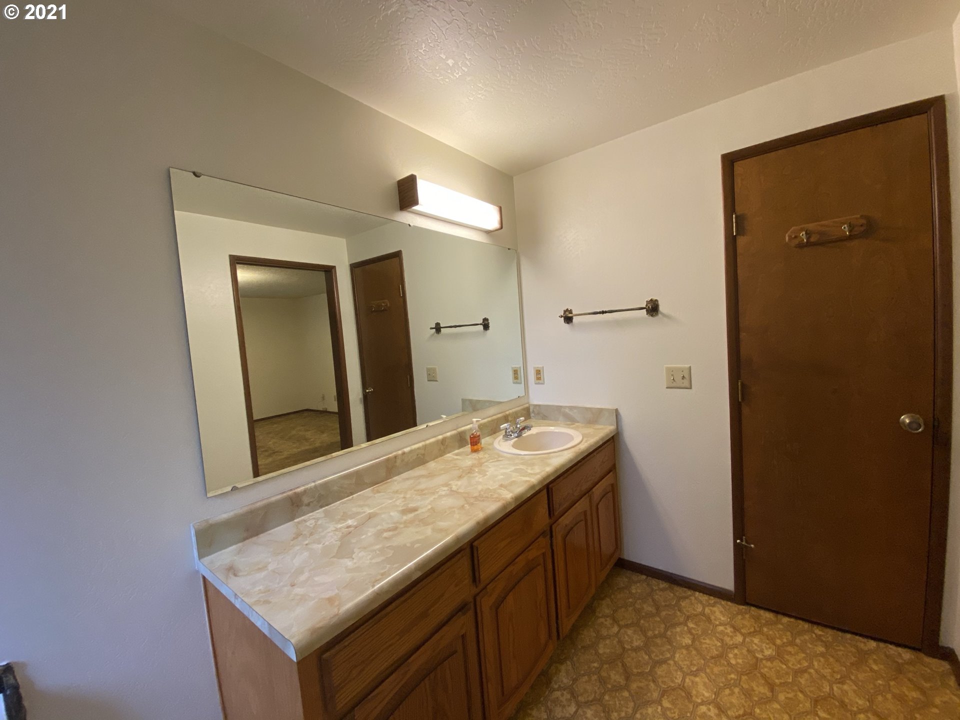 537 68th Place Springfield, OR 97478 - Photo 19 of 28