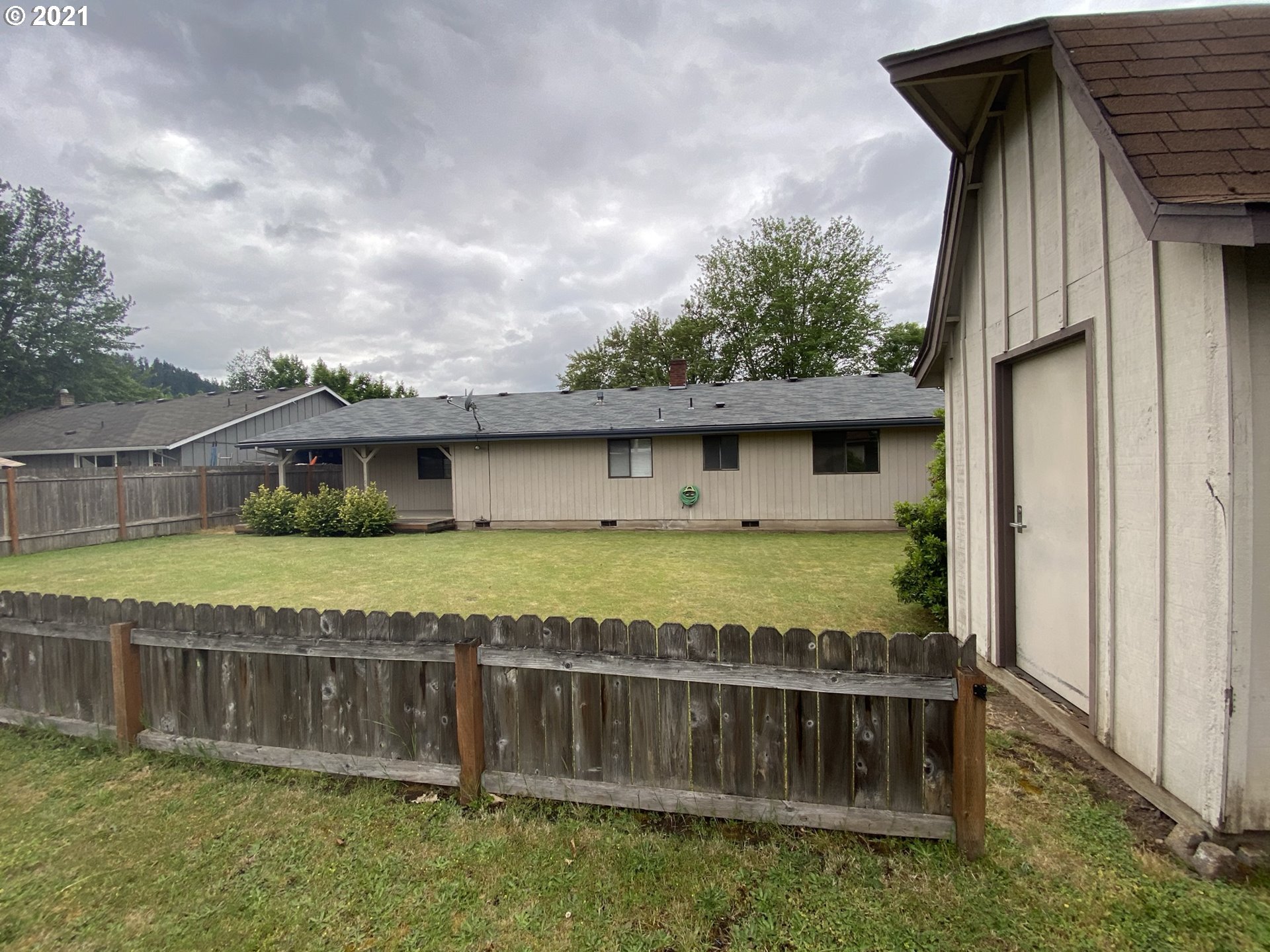 537 68th Place Springfield, OR 97478 - Photo 26 of 28