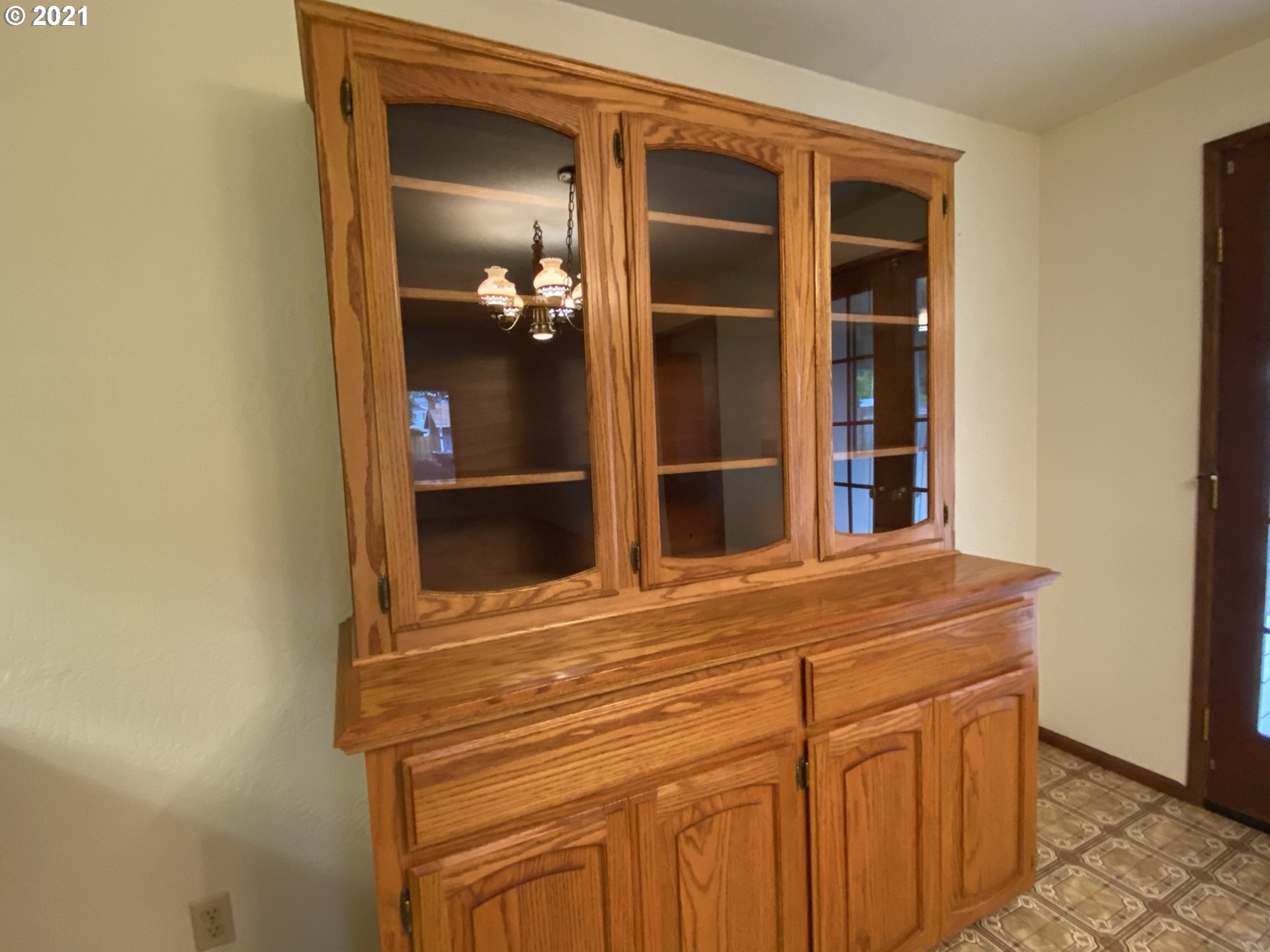 537 68th Place Springfield, OR 97478 - Photo 6 of 28