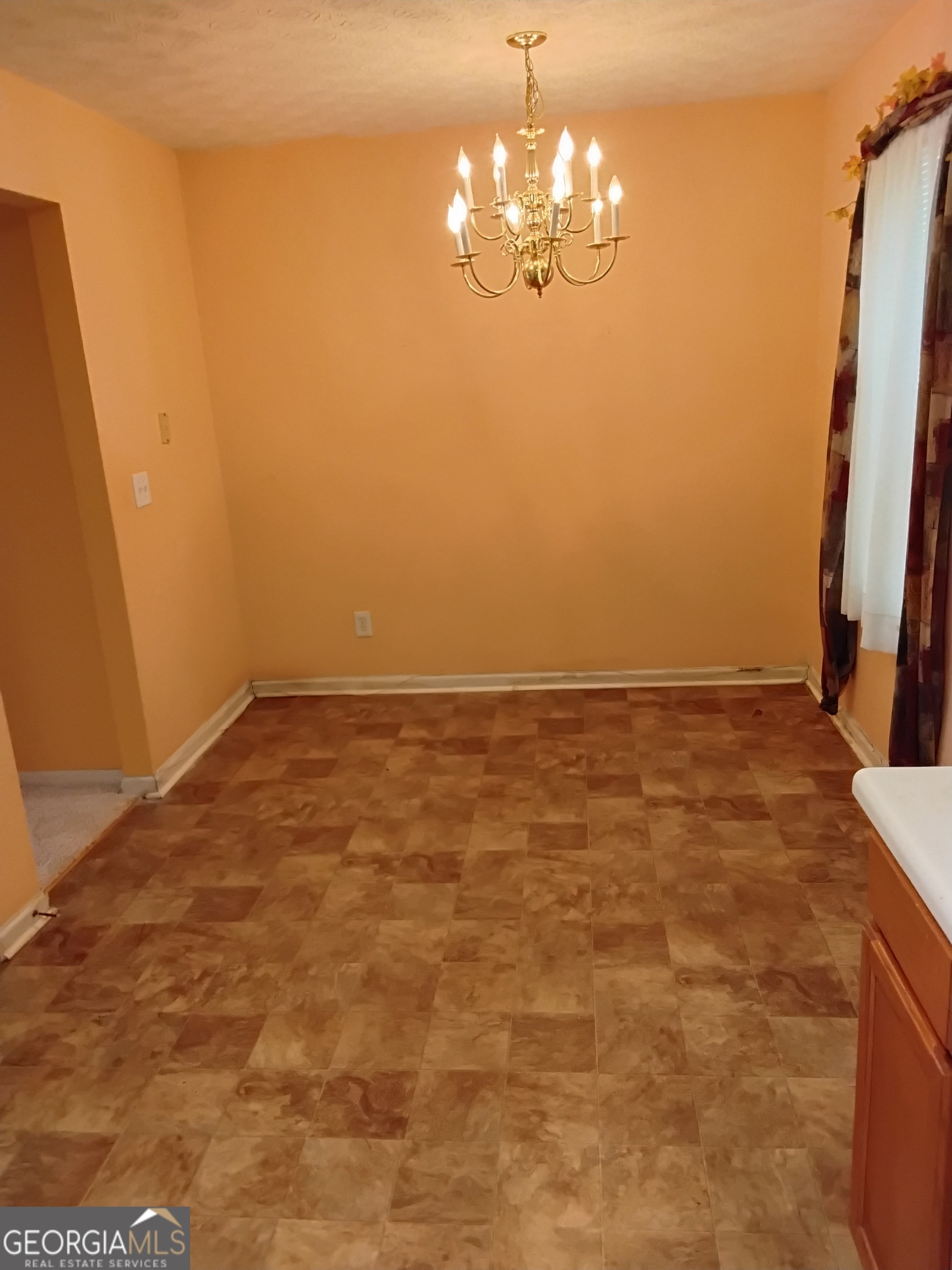 5735 Strathmoor Manor Circle Lithonia, GA 30058 - Photo 7 of 19