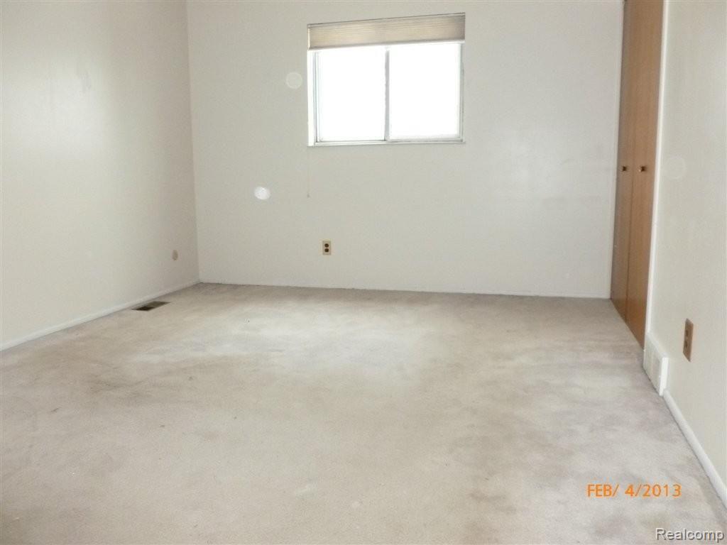16504 Riverside Drive Livonia, MI 48154 - Photo 9 of 18 Bedroom 3