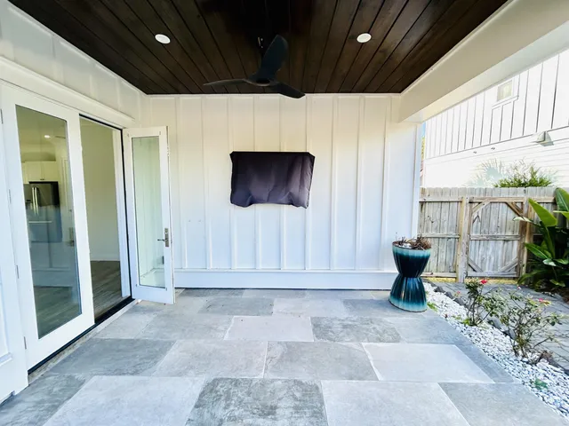 a view of entryway with wooden floor