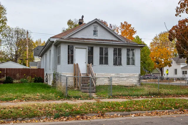 $149,900 | 1027 6th Street South, La Crosse, WI 54601