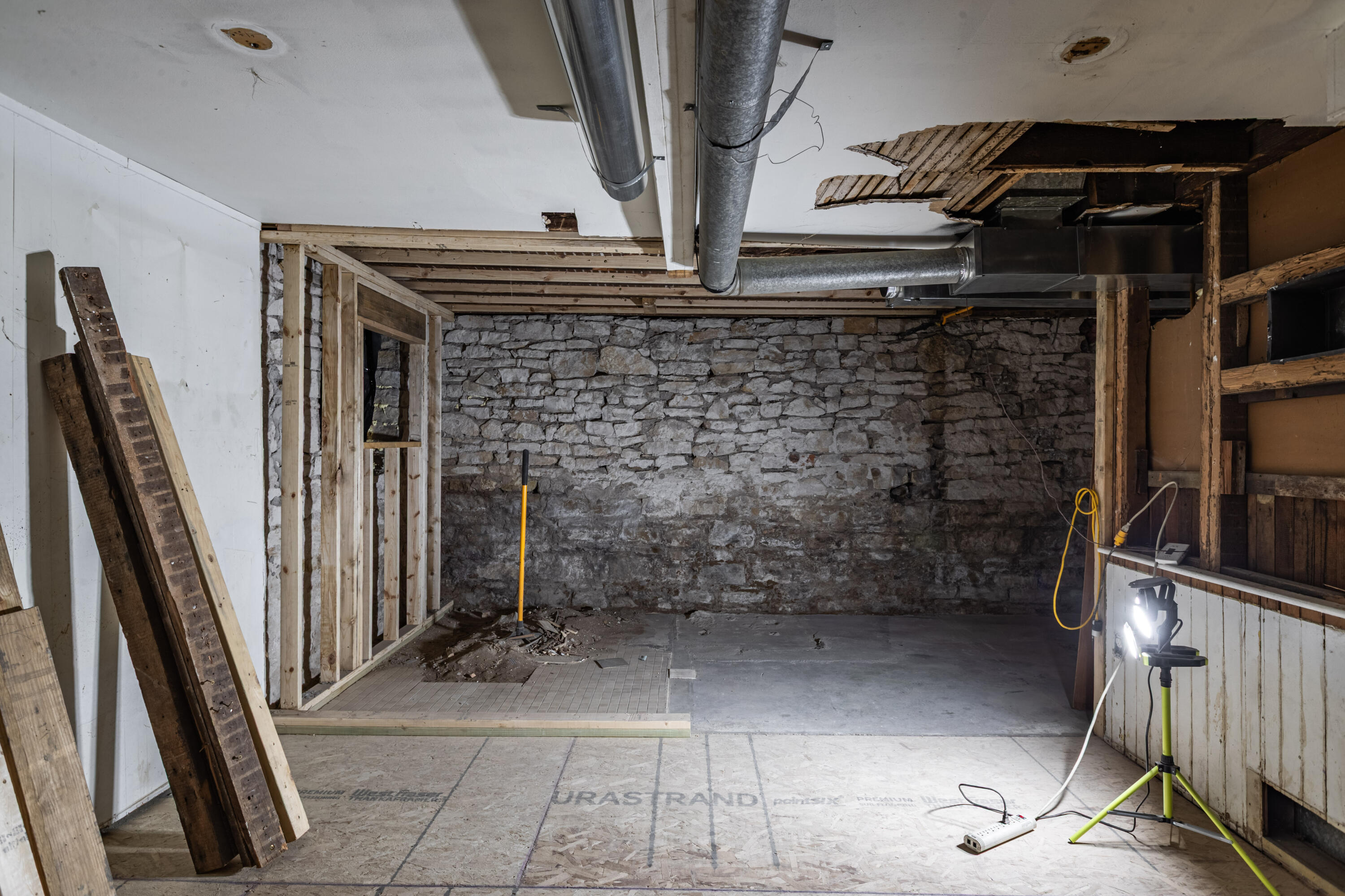 1027 6th Street South La Crosse, WI 54601 - Photo 14 of 22 C24I7096-HDR