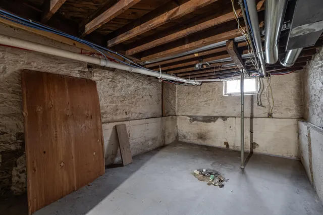 $149,900 | 1027 6th Street South, La Crosse, WI 54601