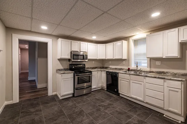 $149,900 | 1027 6th Street South, La Crosse, WI 54601