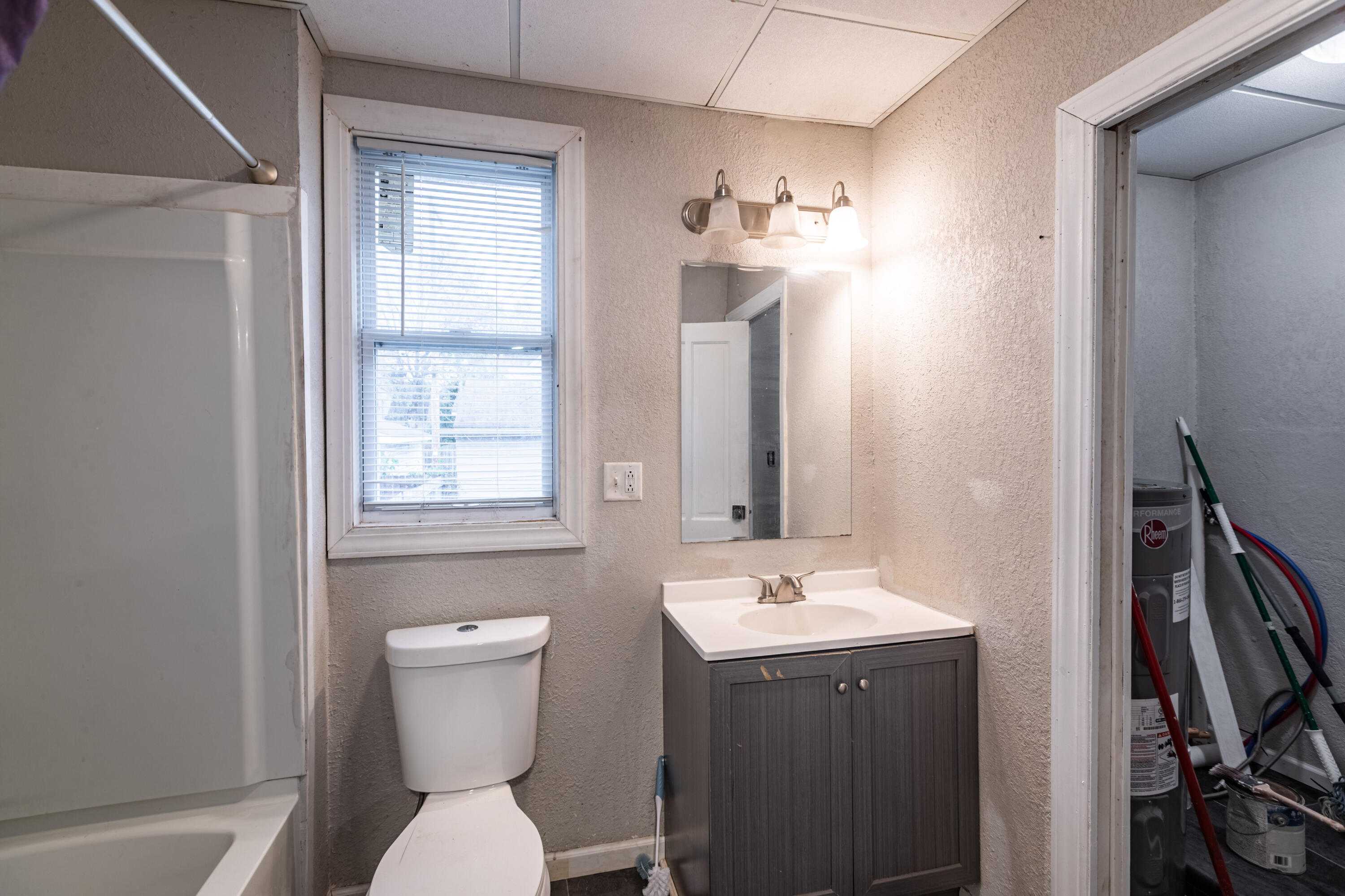 1027 6th Street South La Crosse, WI 54601 - Photo 5 of 22 C24I7069-HDR