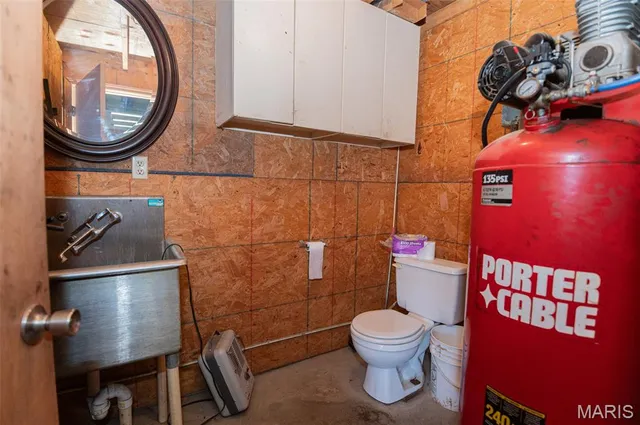 $475,000 | 203 West Lehnhoff Drive, Belle, MO 65013