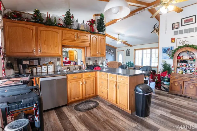 $475,000 | 203 West Lehnhoff Drive, Belle, MO 65013