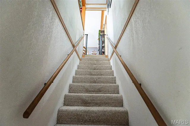 $475,000 | 203 West Lehnhoff Drive, Belle, MO 65013