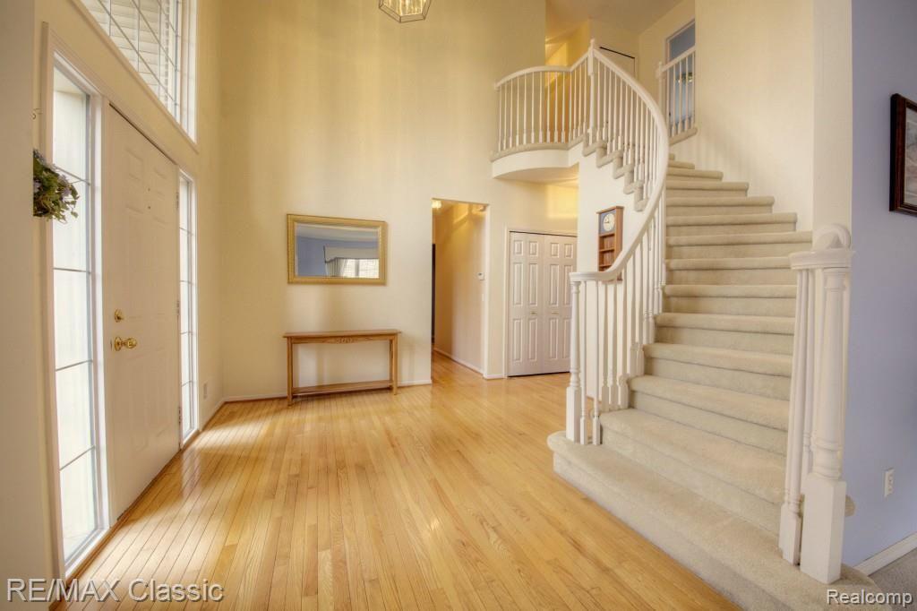 6612 Kennesaw Road Canton, MI 48187 - Photo 3 of 29 Foyer.jpg